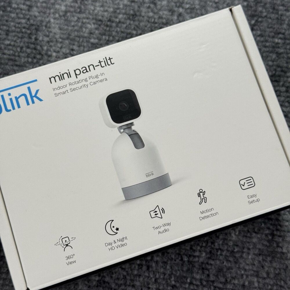 Blink Mini Pan-Tilt Rotating Indoor Plug-in Smart Security Camera, BRAND NEW